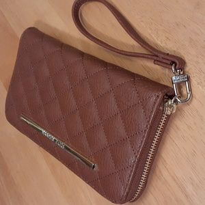 Steve Madden Brown Wrap Around Wallet Wristlet L128